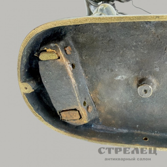 фото — бронзовая статуэтка «средневековый лучник». tourgueneff. франция, 19 в.